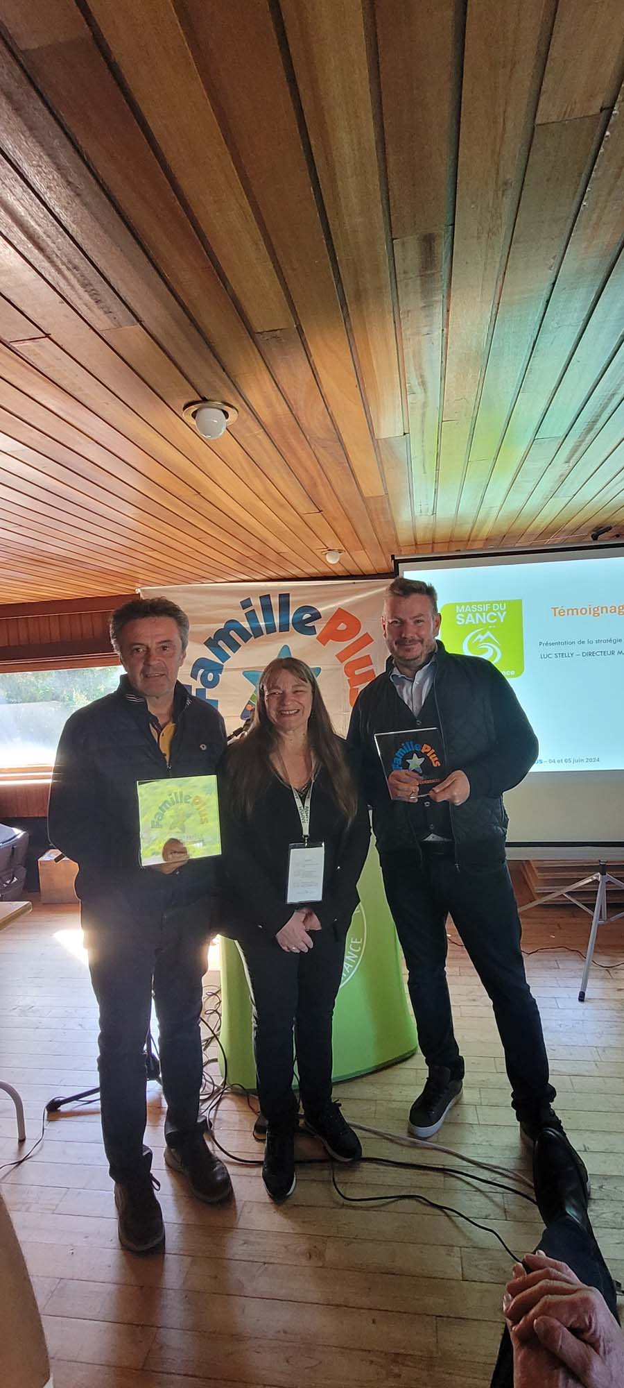 Remise du Trophée Famille Plus aux maires De Besse/Super-Besse et Le Mont-Dore